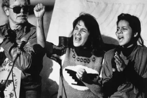 Dolores Huerta lors d'un rassemblement à San Francisco, en Californie, en 1988